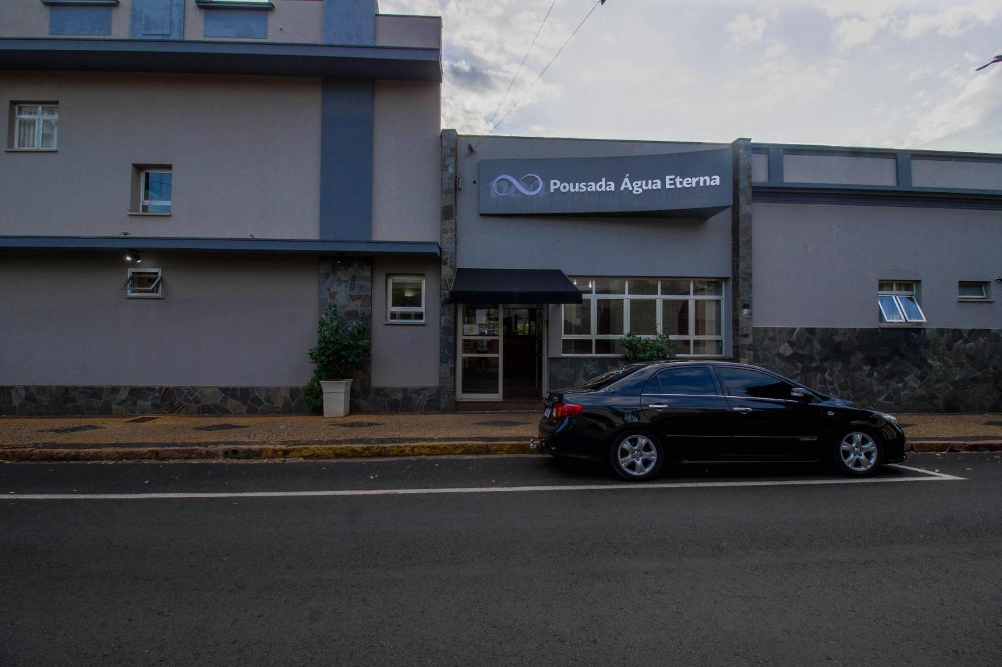 Voa água Eterna Hotel