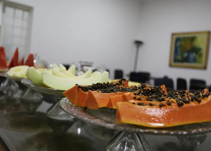 Pousada Agua Eterna - Proximo Ao Museu De Cera, Hot Beach E Thermas Dos Laranjais
