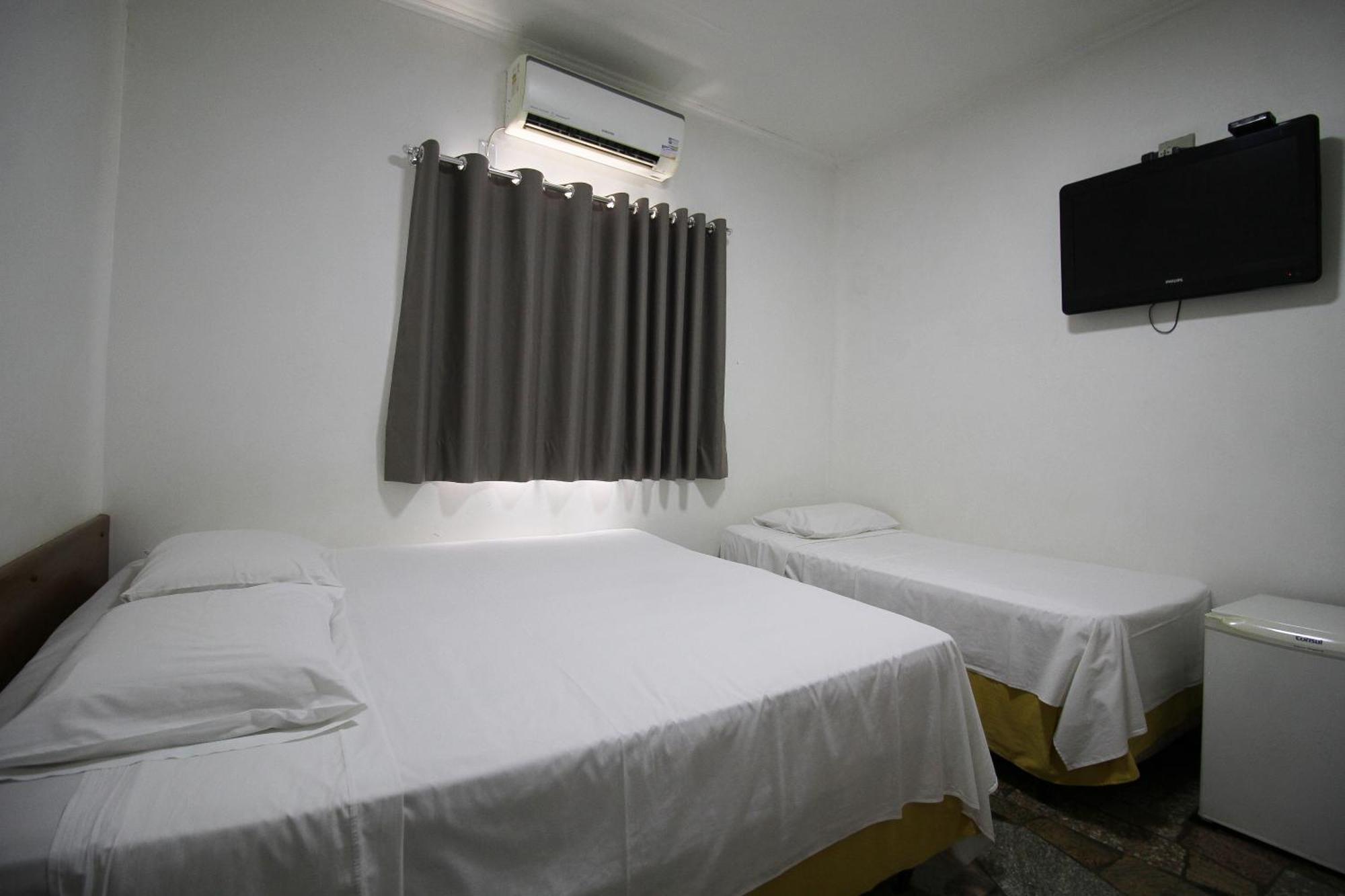 Pousada Agua Eterna - Proximo Ao Museu De Cera, Hot Beach E Thermas Dos Laranjais Hotel 3*