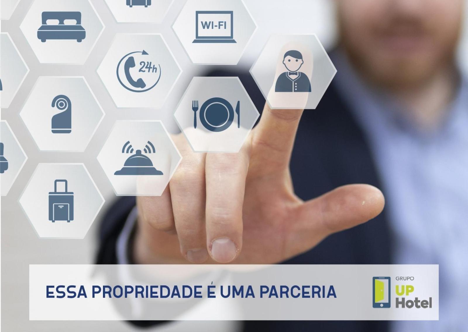 Hotel Pousada Agua Eterna - Proximo Ao Museu De Cera, Hot Beach E Thermas Dos Laranjais 3*